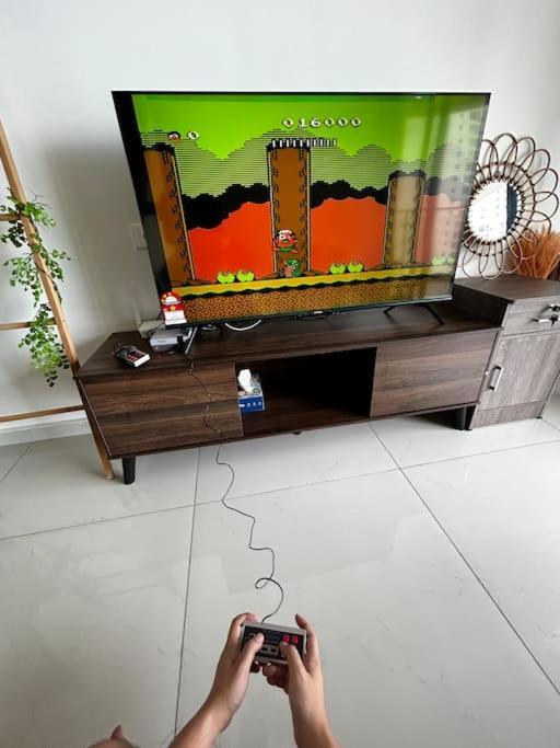 Amberside Danga Bay Sea View 3r3b 10pax Apartment *