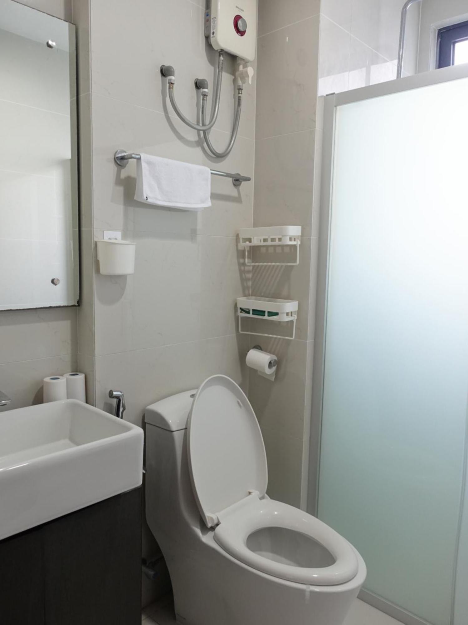 Amberside Danga Bay Sea View 3r3b 10pax Apartment Johor Bahru