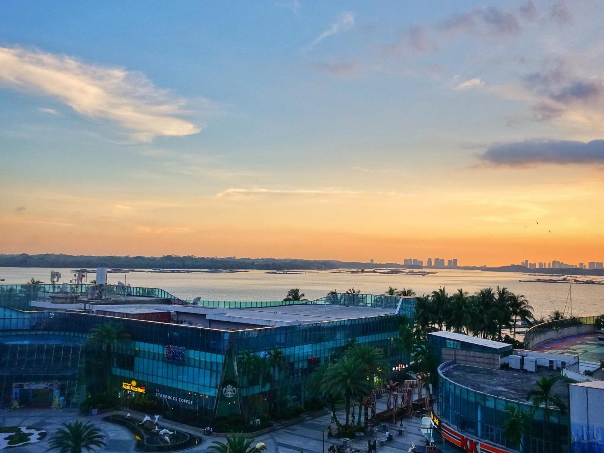 Amberside Danga Bay Sea View 3r3b 10pax Johor Bahru