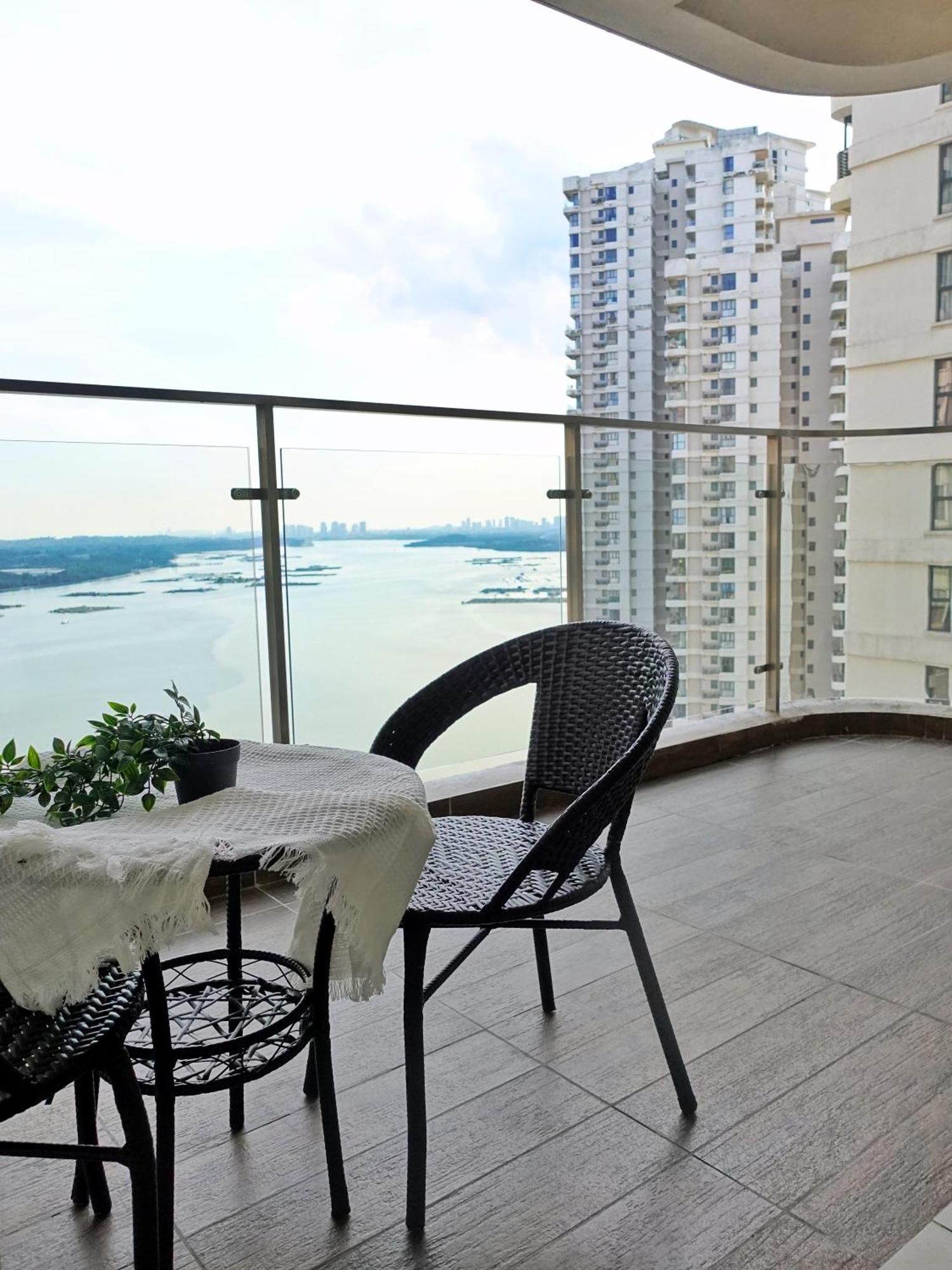 Amberside Danga Bay Sea View 3r3b 10pax Johor Bahru