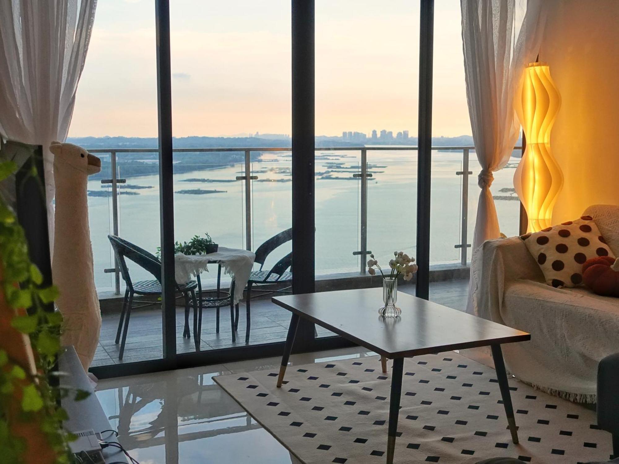 Amberside Danga Bay Sea View 3r3b 10pax Johor Bahru